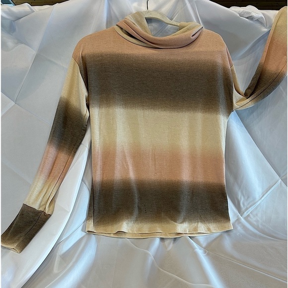 Mystree Sweaters - Mystree long sleeve sweater pink cream and tan small